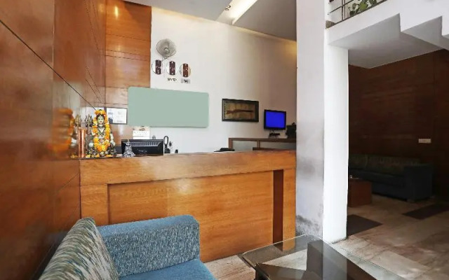 OYO 4258 Hari's Court Inns & Hotels