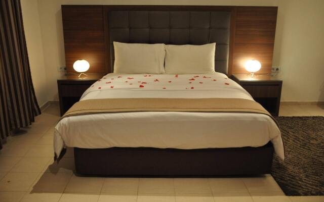 Riviera Royal Hotel, Resort & Casino