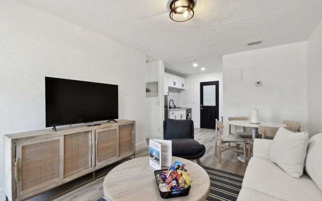 117 127th Ave E Unit 6