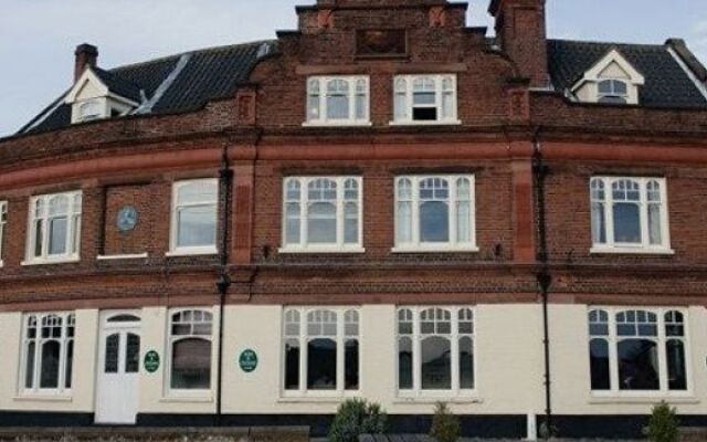 The George Hotel