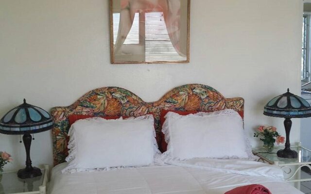 Hillcrest Guest House USVI