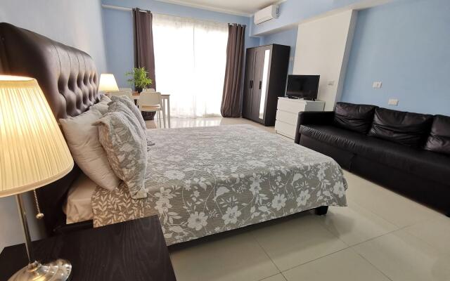 Coral Suites Beach Club & Spa