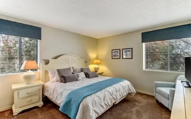 2072 Beachwood Villa