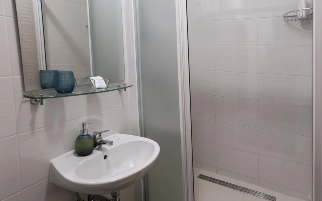 Julije Rooms