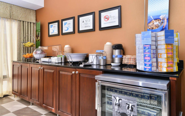 Hampton Inn Greensboro-Airport