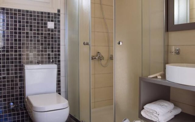 Aelia Apartments & Suites