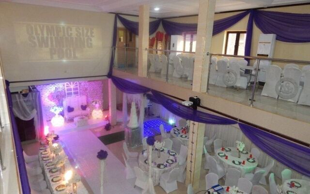 De Santiago Milan Hotel and Suites