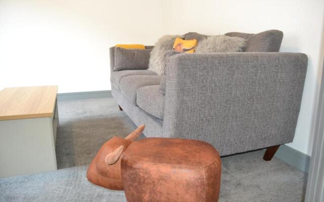 The Moo House - 2 Bedrooms Apartment - Stayseekers