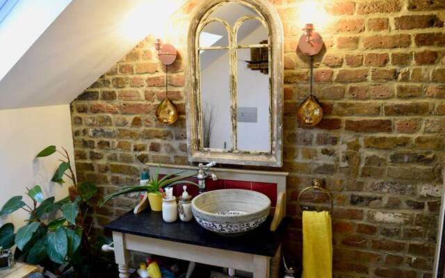 Unique 3 Bedroom Apartment In Clapham