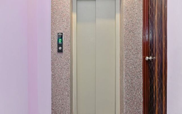 OYO 28054 Hotel Suraj Villa