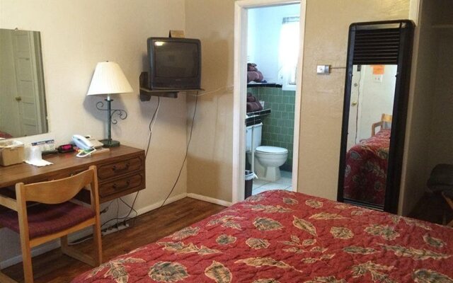 Circle R Motel