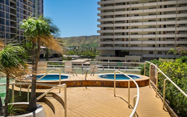 Waikiki Banyan Tower 2 by VRI Americas