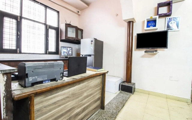 Oyo 24075 Galaxy Guest House