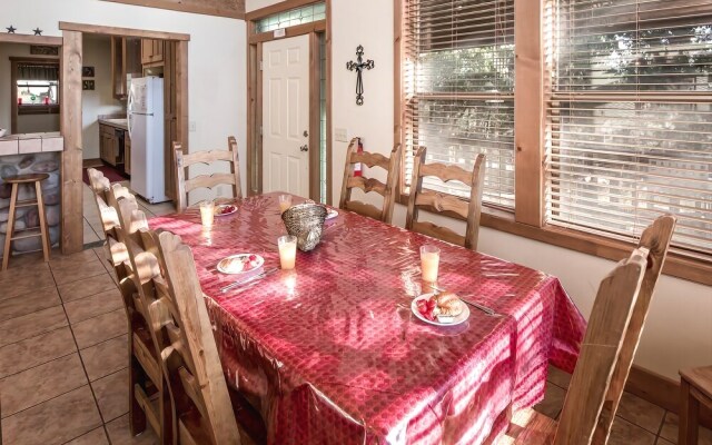 Alhambra - Three Bedroom Cabin