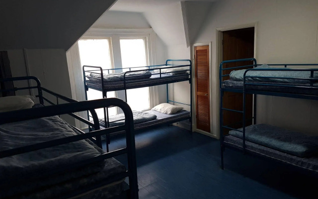 Smart Sea View Brighton Hostel