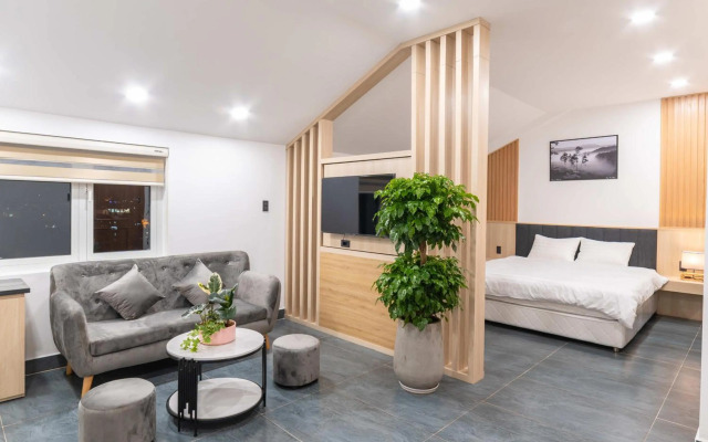 Quốc Khánh Condotel