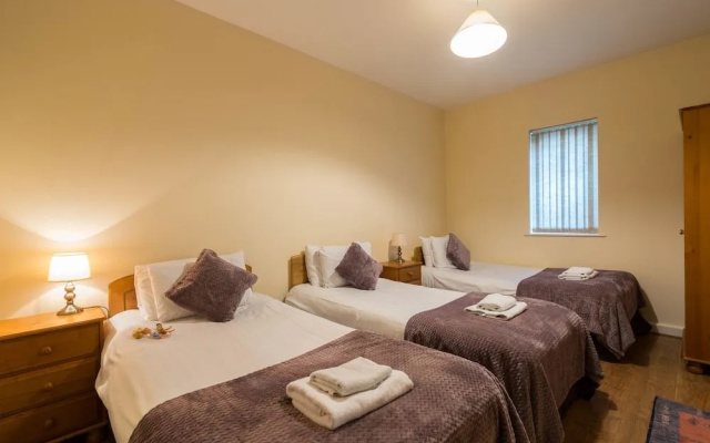 The Courtyard Apartments