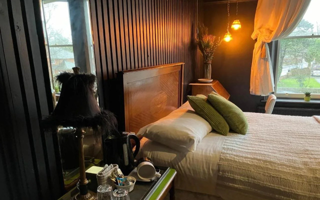 OYO Cornerstone Manor Hotel