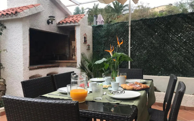 Bungalow junto al casco antiguo, piscina y barbacoa