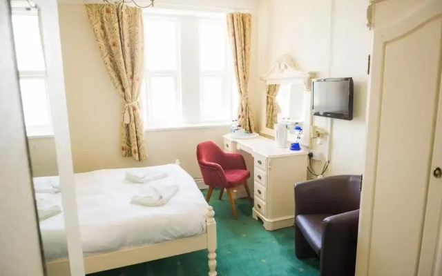 Queensbridge Hotel