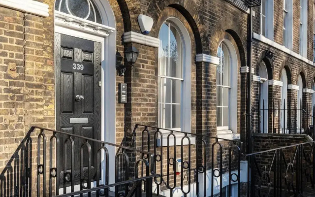 Stylish 1 Bedroom With a Private Garden