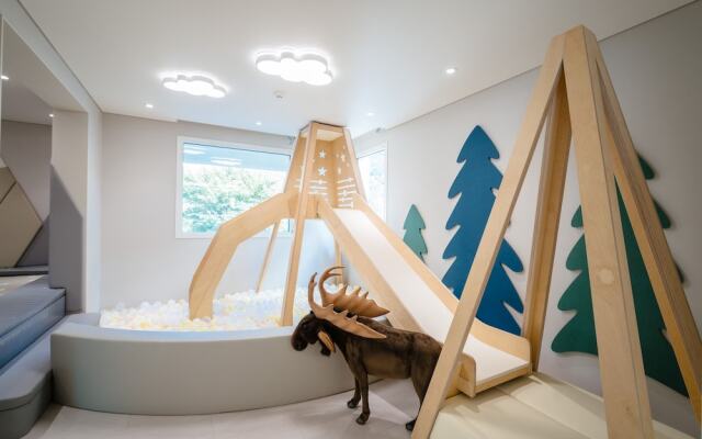 Pico Kids Pool Villa