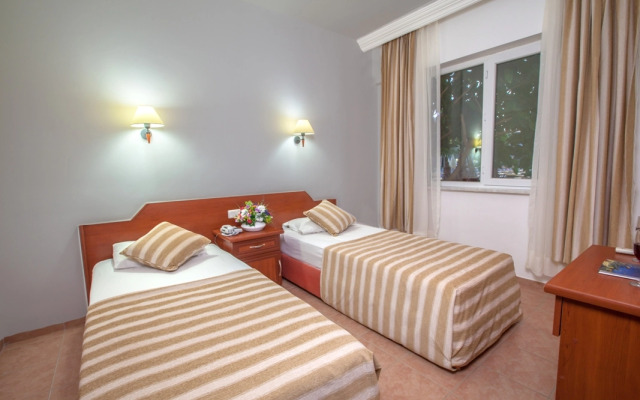 Отель Xeno Eftalia Resort