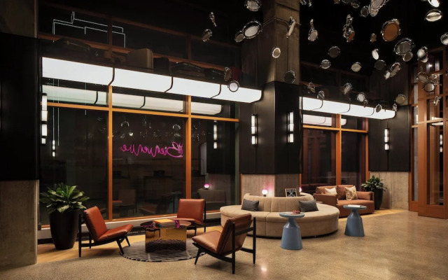 New Hotel Moxy Montreal Downtown