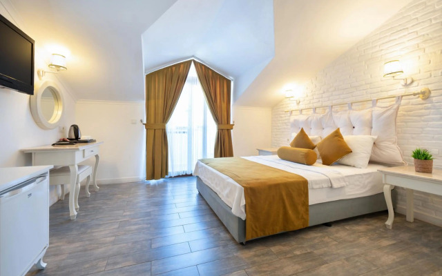 Ata Lagoon Beach Hotel