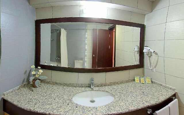 Mom Hotel