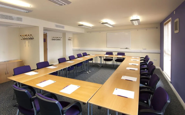 Premier Inn Bristol Cribbs Causeway - M5 J17