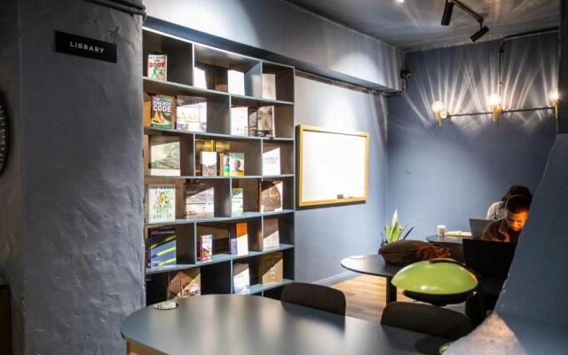 Luxurious 1 Bedroom Apartment With Iconic Mountain Views