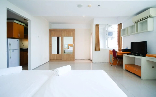 Strategic Studio Apartment At High Point Serviced