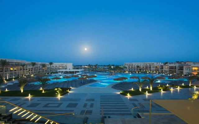 Pickalbatros Royal Moderna Sharm & Aqua Park