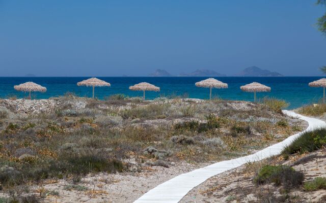 White Pearls Luxury Suites - Adults Only