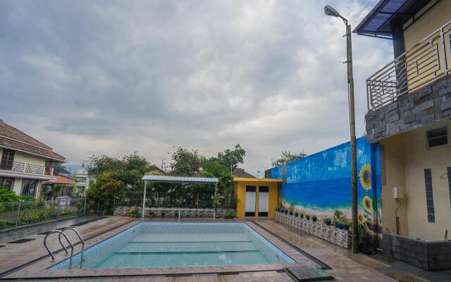 Hotel O Central Batu Near Jatim Park 3 Formerly Bunga Matahari Hotel