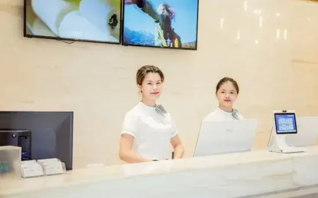 Wanning  Guonan Hotel (Wanning Wan'an Ave High-speed Railway Station)