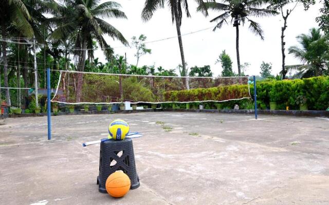 Giridarshini Homestay - Pool, Falls, Home Food & Estate