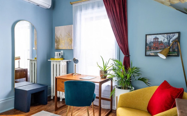11 Rooms Boutique Hotel