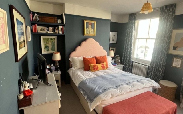 Stylish and Spacious 2 Bedroom House in Brixton