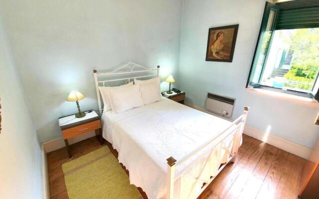 Residencia LIS B&B and Parking