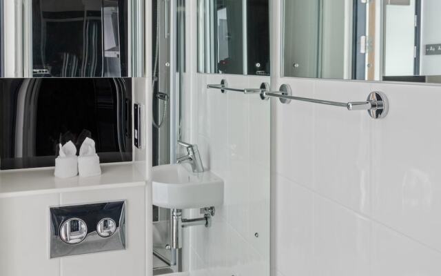 Luxurious Central Studio