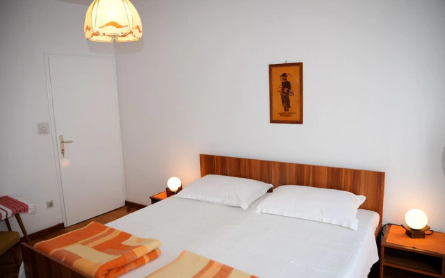 Rooms Dragica Red Room 1 Br Apts