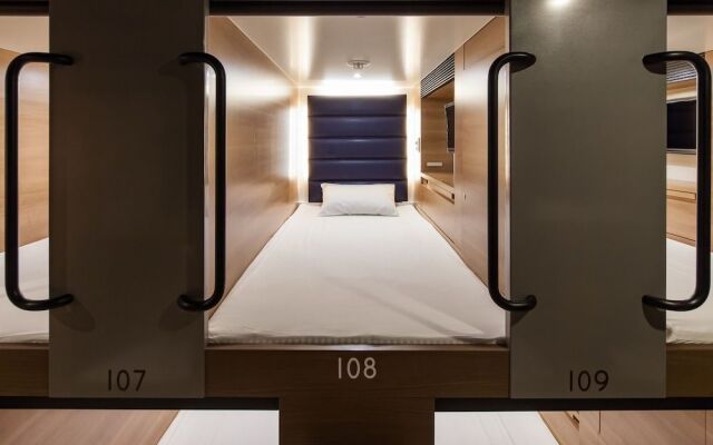 Y's Cabin Yokohama Kannai
