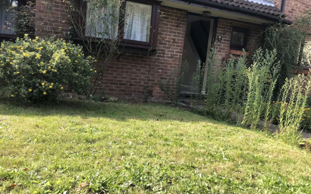 Lovely 3-bed House in Farnham Royal Slough