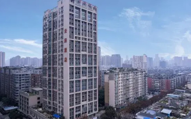 Yunze Hotel