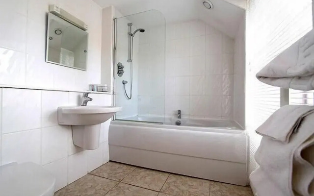 Centre of Britain Hotel & Restaurant