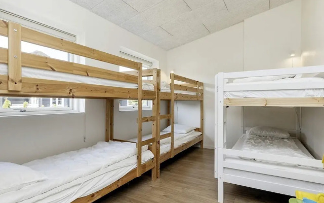 10 Person Holiday Home in Vaeggerlose