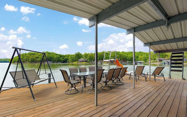 Trails End Hideaway Waterfront