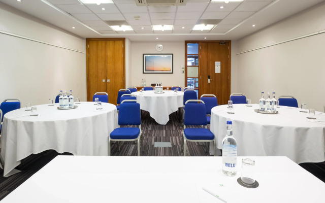 Holiday Inn London-Gatwick Airport by IHG
